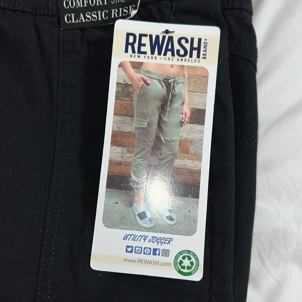 Cargos - Picture 2 of 3